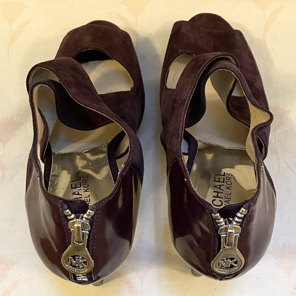 Michael Kors heeled peep toe sandals - Picture 4 of 11